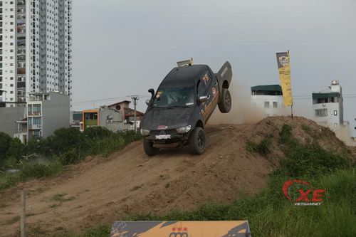Nhìn lại màn so găng hấp dẫn của các tay đua xe địa hình