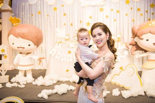 Bị gọi tên vì những status của vợ Việt Anh, Quế Vân lên tiếng đáp trả