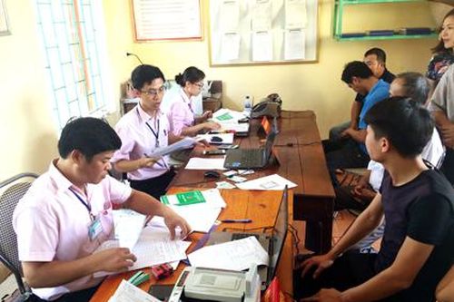 Tiếp sức cho người dân vùng khó khăn