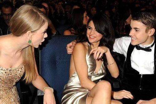 Taylor Swift ám chỉ Justin Bieber ngoại tình sau lưng Selena Gomez?