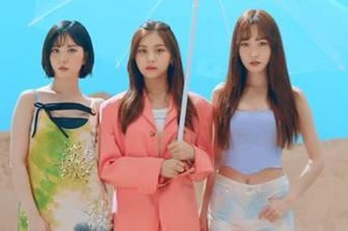GFriend kể chuyện yêu đương trong MV chào hè