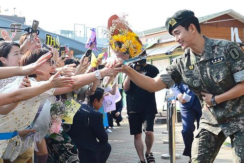 Kim Soo Hyun hoàn thành nghĩa vụ quân sự: Bước đệm để nối tiếp thành công?