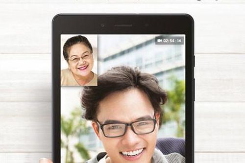 Soi 'điện thoại bảng' Samsung mới giá 3.69 triệu đồng