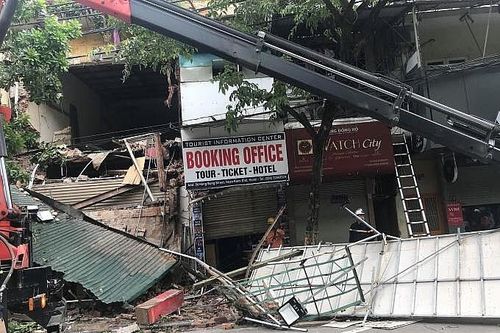 Thông tin chính thức về vụ sập nhà trên phố Hàng Bông