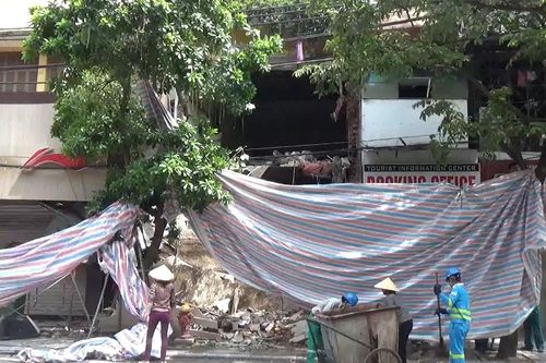 Sập nhà trên phố Hàng Bông: Ngôi nhà quá cũ nhưng vẫn sử dụng