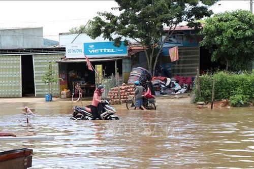 Đường Hồ Chí Minh đoạn qua Ngọc Hồi, Kon Tum ngập sâu sau mưa lớn kéo dài