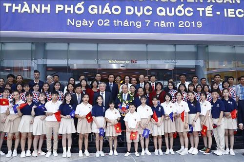 Thủ tướng Nguyễn Xuân Phúc thăm, làm việc tại Thành phố Giáo dục Quốc tế - IEC Quảng Ngãi