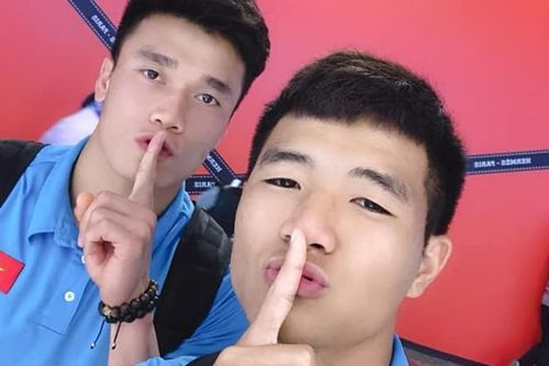 Troll Hà Đức Chinh mất ví, Bùi Tiến Dũng lập tức dính vận đen đến 'cạn lời'