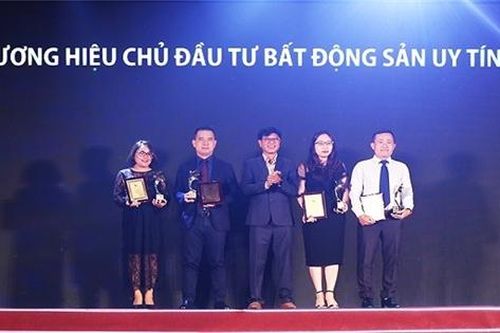 Hưng Thịnh và PropertyX nhận 4 giải thưởng về bất động sản