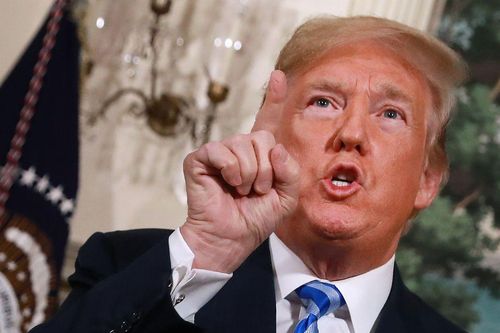 Ông Trump: 'Iran đang đùa với lửa'