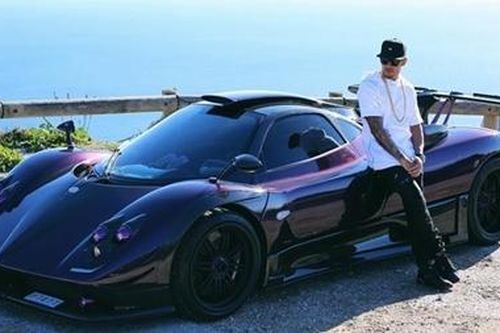 Bộ sưu tập siêu xe trị giá 17 triệu đô của huyền thoại đường đua F1