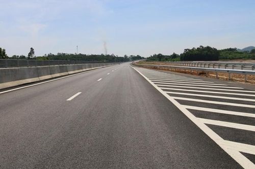 Hằn lún vệt bánh xe trên cao tốc gần 35.000 tỷ đồng: 'Nhà thầu phải chịu trách nhiệm hoàn toàn'