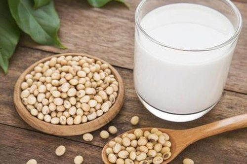 Chị em uống nhiều sữa đậu nành có thể gây u xơ tử cung?