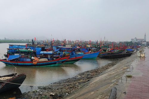 Hà Tĩnh: Gần 4.000 tàu cá vào nơi trú ẩn an toàn
