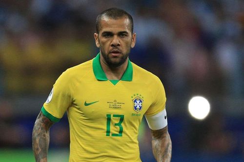 Ở tuổi 36, Dani Alves vẫn làm bẽ mặt dàn sao tuyển Argentina