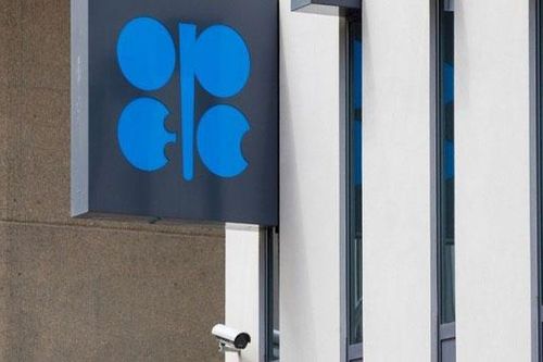 OPEC+ đồng ý gia hạn thỏa thuận giảm sản lượng để hỗ trợ giá dầu