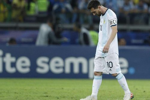 Bị loại khỏi Copa America, CĐV khuyên Messi từ giã đội tuyển Argentina lần nữa