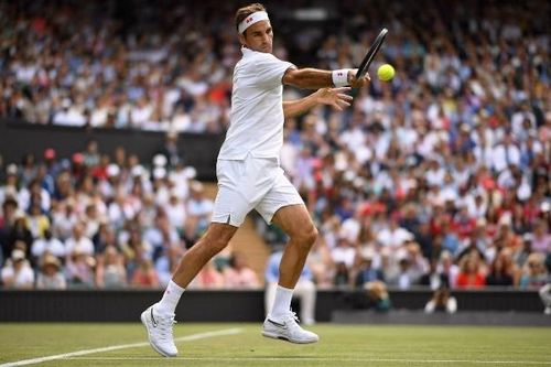 Federer vượt khó, Nadal chạm trán Kyrgios ở vòng hai Wimbledon