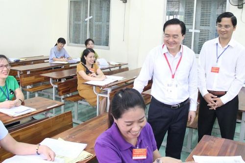 Bộ trưởng Phùng Xuân Nhạ: Chấm thi cần bảo đảm an toàn, nghiêm cẩn