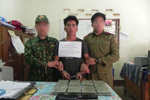 Bắt giữ 3 đối tượng người Lào cùng 8 bánh heroin, 30.000 viên ma túy tổng hợp
