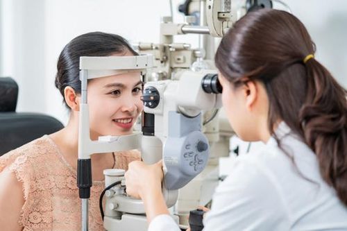 Điều chỉnh cận loạn thị không phẫu thuật bằng phương pháp Ortho K
