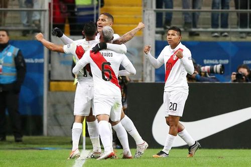 Vùi dập Chile, Peru hùng dũng vào chung kết Copa America