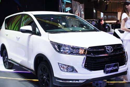 Bảng giá Toyota mới nhất: 10 mẫu xe đồng loạt giảm giá