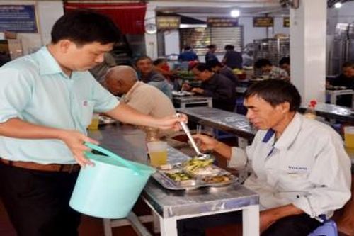 Bếp cơm từ thiện Mỹ Long