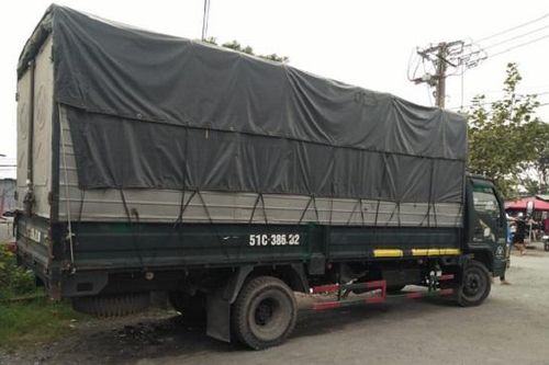 Công nhân cấu kết với tài xế lấy trộm hàng công ty