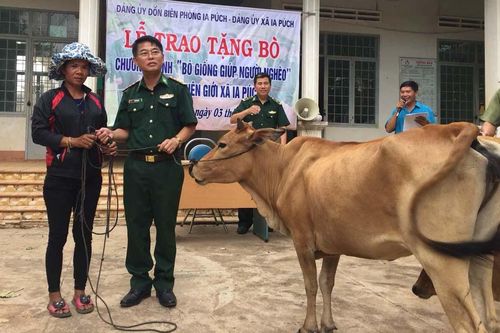 Đồn Biên phòng Ia Púch: Giúp dân bằng những việc làm thiết thực