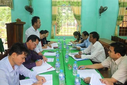 Ban Dân tộc - HĐND tỉnh Quảng Trị làm việc với Trường Tiểu học Vĩnh Khê, Trường Tiểu học và THCS Linh Thượng