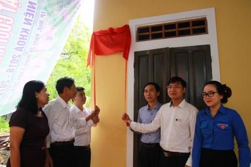 Chính trị - Xã hội An sinh xã hội Bàn giao 'Nhà tình nghĩa' cho gia đình ông Phan Thanh Vui