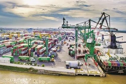 Kinh tế Việt Nam chậm lại, triển vọng vẫn tích cực