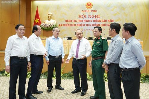Cử tri lo lắng trước nạn cháy rừng, dịch tả lợn châu Phi