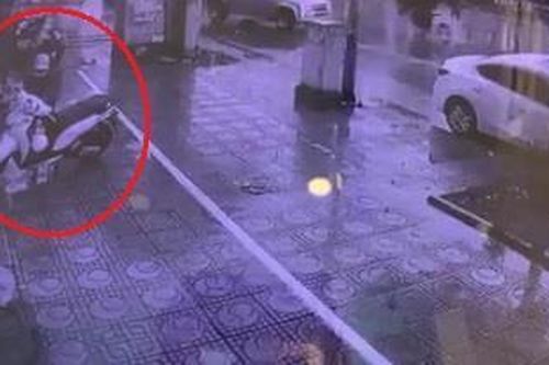 Trộm bẻ khóa xe SH nhanh như chớp ở Hà Nội