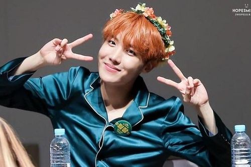 Nhân viên lần đầu tiết lộ về con người thật của J-Hope BTS