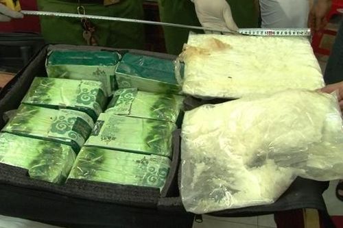 Bắt ba đối tượng vận chuyển hơn 10 kg ma túy