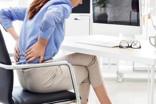 Vì sao dân văn phòng thường bị thoái hóa xương khớp sớm?