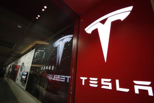 Tập đoàn Tesla đối mặt với khủng hoảng nhân sự cấp cao