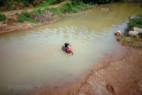 Xây cầu treo dân sinh: Người dân bớt nỗi sợ 'hà bá' cướp mạng người