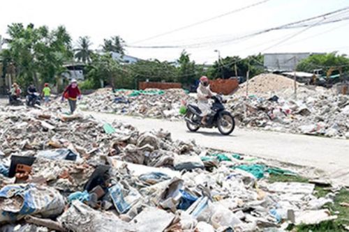 Xã Vĩnh Thái: Xà bần tràn ngập đường thôn