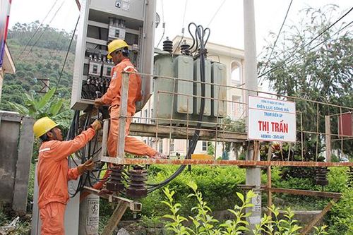 Cung cấp nguồn điện ổn định phục vụ khách hàng