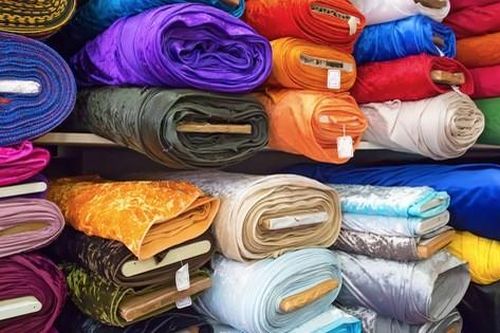 Phát hiện hơn 140kg hàng dệt may không rõ nguồn gốc, xuất xứ
