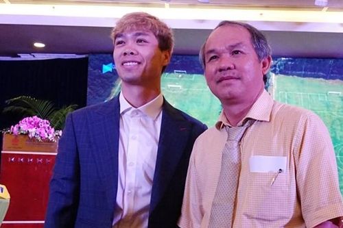Bầu Đức nhắn nhủ Công Phượng: 'Sang Bỉ dự bị hay đá chính cũng đều là bài học'
