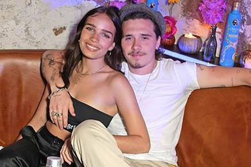 Bạn gái lần đầu xuất hiện bên Brooklyn Beckham sau tin mang bầu