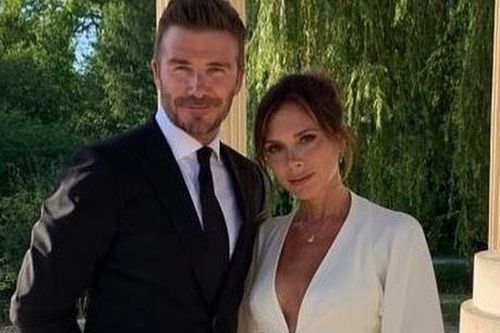 Vợ chồng David Beckham lãng mạn trong dịp kỷ niệm 20 năm ngày cưới