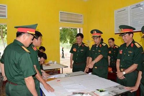 Cơ sở để bồi dưỡng cán bộ cấp phân đội phát triển toàn diện