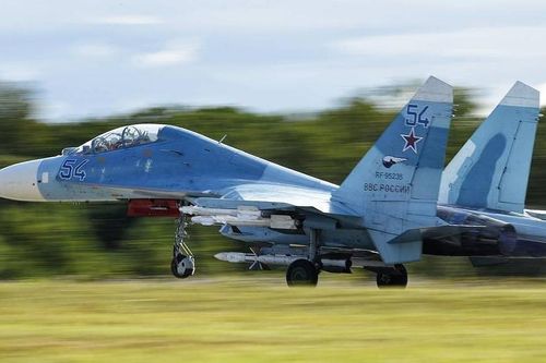 Nga lại điều máy bay chiến đấu Su-27 chặn máy bay trinh sát Mỹ