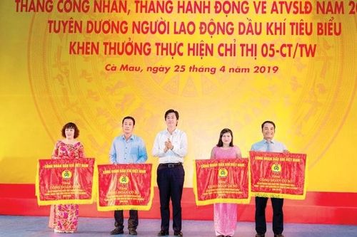 Coi trọng công tác tuyên giáo