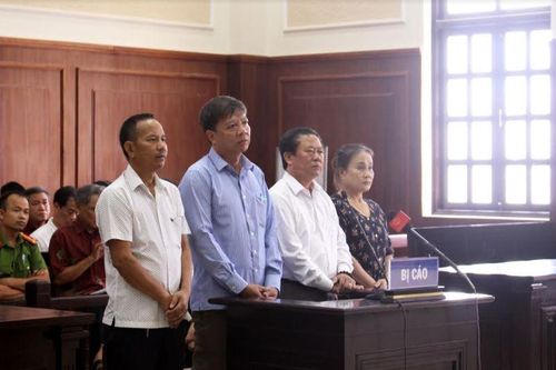 Xử phúc thẩm vụ án buôn lậu gỗ trắc: Tang vật vụ án đã bị bán, căn cứ vào đâu để làm rõ?